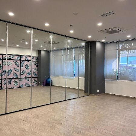 Sky Trees Bukit Indah Aeon Netflix A16 Apartment Johor Bahru Exterior photo